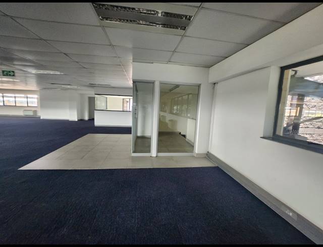 1,840M² OFFICE TO LET IN RANDJESPARK